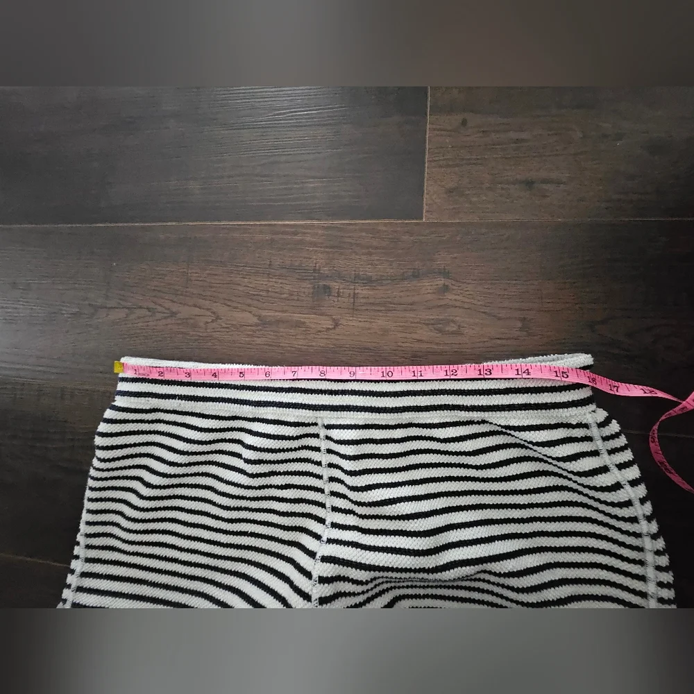 Gray Drawstring Reversible Shorts - Picture 4 of 4